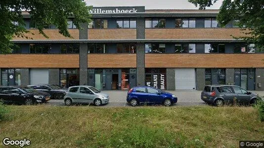 Bedrijfsruimtes for rent i Tilburg - Foto uit Google Street View