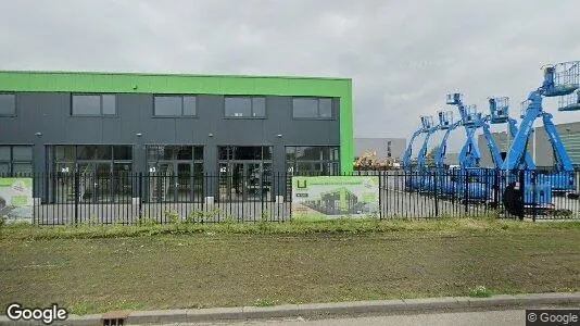 Bedrijfsruimtes for rent i Halderberge - Foto uit Google Street View