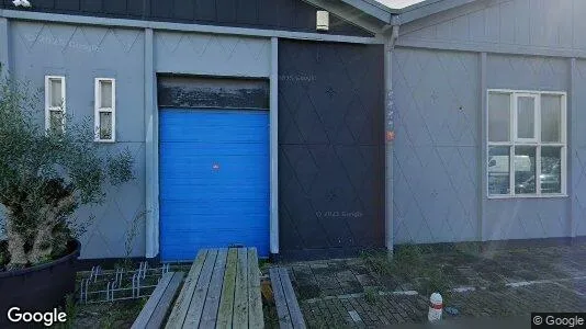 Bedrijfsruimtes for rent i The Hague Laak - Foto uit Google Street View