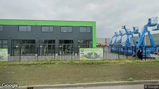 Bedrijfsruimtes for rent i Halderberge - Foto uit Google Street View